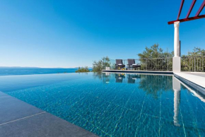 A brand NEW VILLA - Infinity